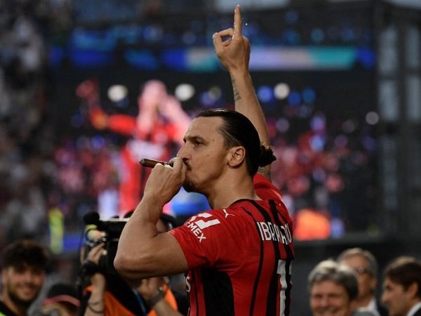 Ibrahimovic Ungkap Bagaimana Raiola Meyakinkannya Kembali Ke Milan