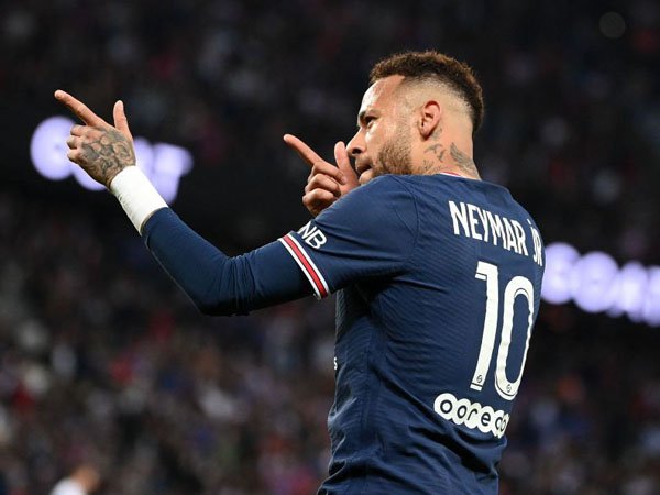 Neymar Jr Samai Rekor Romario dan Cristiano Ronaldo
