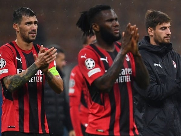 Siap Merapat Ke Barcelona, Kessie Pamit Ke Milan