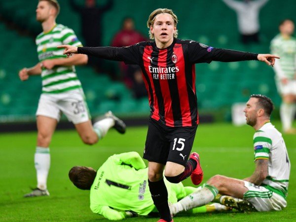 AC Milan Resmi Lepas Jens Petter Hauge Secara Permanen ke Frankfurt