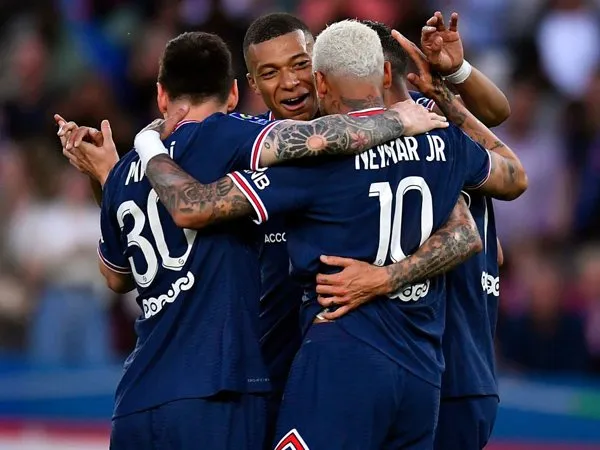 Kritik Paris Saint-Germain, CEO Serie A Bawa-bawa AC Milan