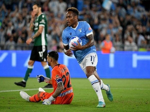 Lazio Pertimbangkan Untuk Permanenkan Jovane Cabral Musim Panas Ini