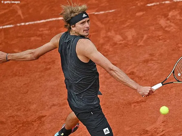 Alexander Zverev lalui jalan berliku demi maju ke perempatfinal French Open