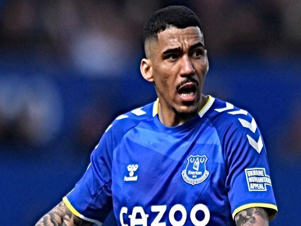 Dikaitkan Dengan Lazio, Allan Konfirmasi Masa Depannya