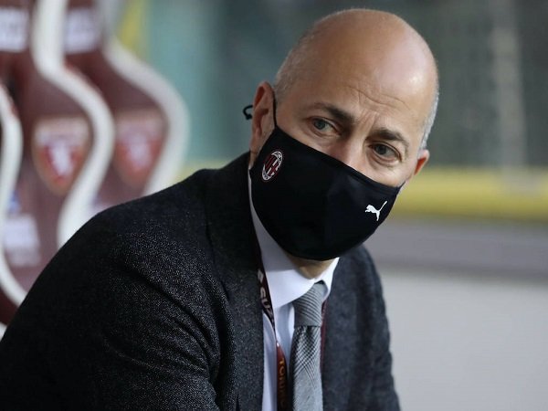 Tanggapi Rumor Penjualan Milan, Gazidis Ingin Bertahan di Klub