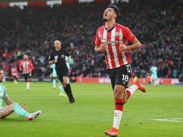 Dipepet Milan, Chelsea Bakal Terdesak Putuskan Masa Depan Armando Broja