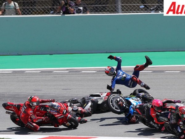 Alex Rins Mengalami Cedera Parah Usai Kecelakaan di GP Catalunya