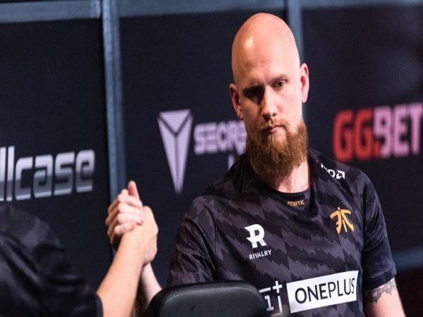 Fnatic Membuat Kejutan Bungkam Heroic di Pinnacle Cup Championship