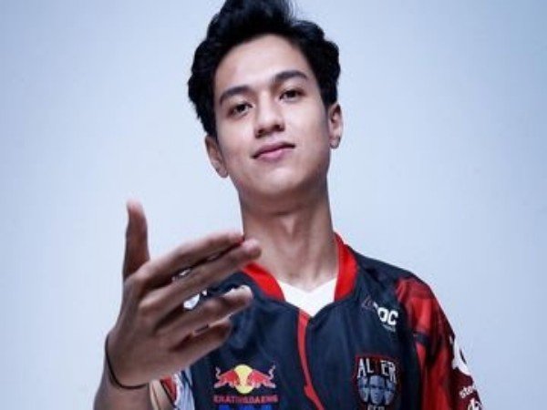 Hzlnuts Ungkap Alasannya Melatih Alter Ego Dione, Permintaan Tim Langsung?