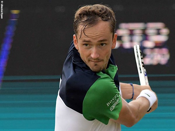 Daniil Medvedev Tahan Laju Ilya Ivashka Di ‘s-Hertogenbosch