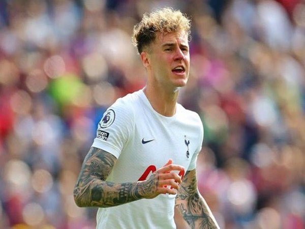 Jarang Dimainkan di Tottenham, Joe Rodon Diklaim Bisa Capai Level Tinggi