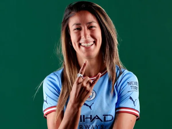 Manchester City Resmi Rekrut Bek Barcelona dan Spanyol, Leila Ouahabi