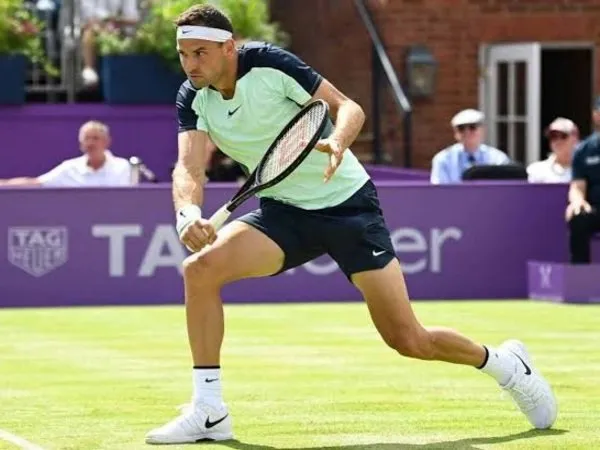 Grigor Dimitrov lumpuhkan Cameron Norrie di Queen's Club