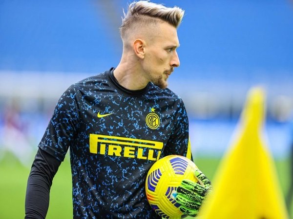Cari Kiper Pelapis Baru, Lazio Pertimbangkan Penjaga Gawang Inter