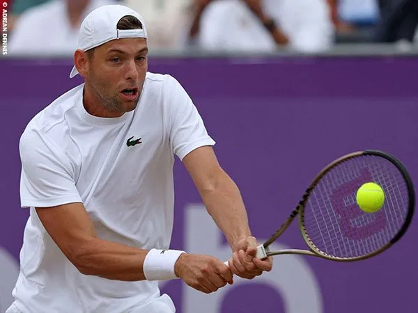 Filip Krajinovic amankan tiket menuju final di Queen's Club