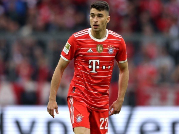 Pilih Cabut ke Leeds United, Marc Roca Tinggalkan Pesan Haru untuk Bayern