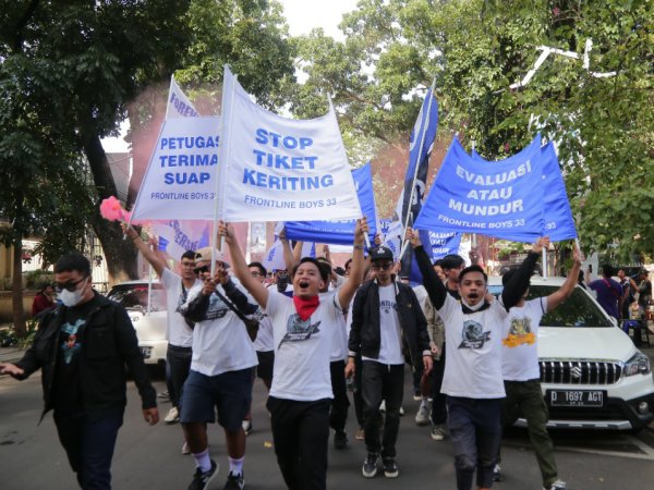Digeruduk Bobotoh, General Coordinator Panpel Persib Siap Mundur