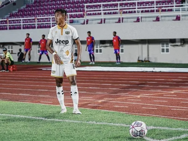 Pemain bertahan Dewa United FC, Miftah Anwar Sani
