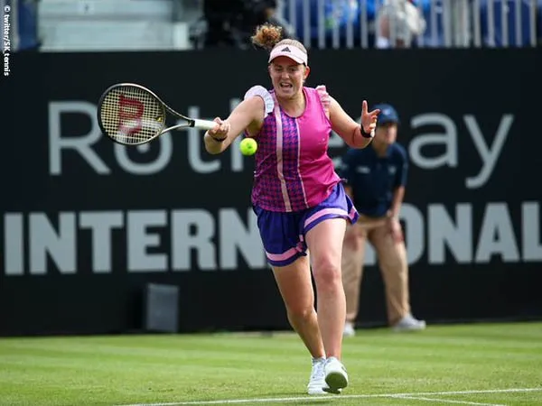 Jelena Ostapenko terpaut dua kemenangan demi pertahankan gelar di Eastbourne