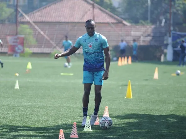 Bek Persib, Victor Igbonefo