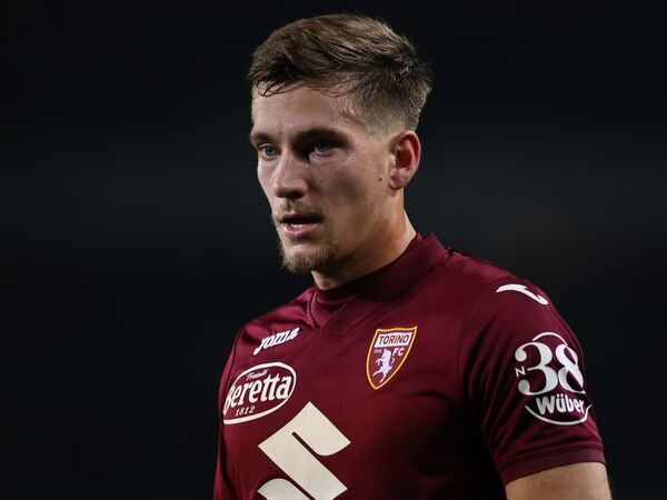 Tak Sepakat dengan Torino, Leicester Carikan Klub Lain untuk Dennis Praet