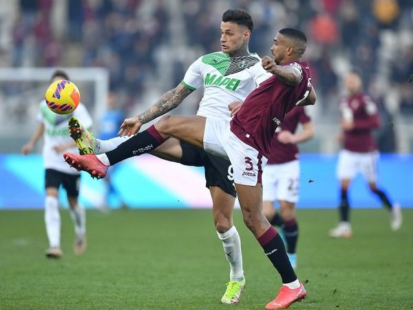 Milan dan Tottenham Siap Tantang Inter Dalam Perburuan Gleison Bremer