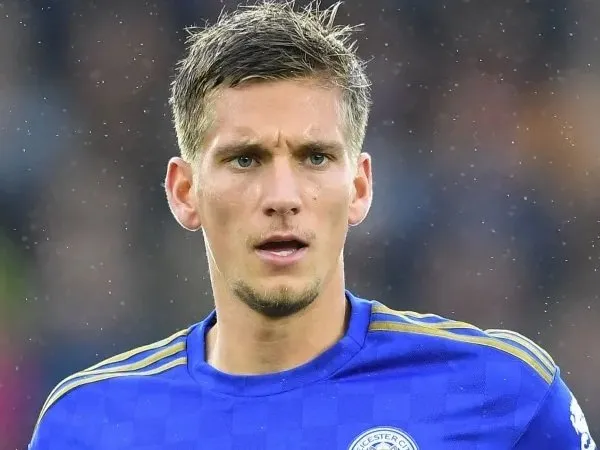 Dennis Praet di ambang kepindahannya menuju Fiorentina.