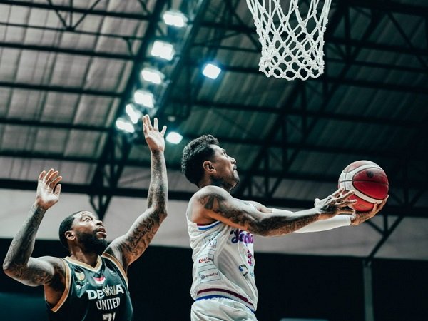 Kelly Purwanto Bagi Tips Tetap Bugar di Usia Senja