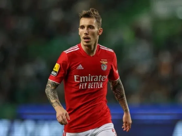 Cari Alternatif Lisandro Martinez, Arsenal Bidik Bek Benfica