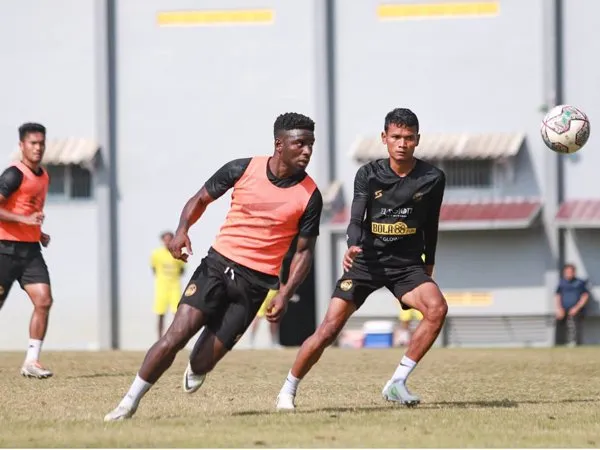 Penyerang anyar Arema FC, Abel Issa Camara ikut diboyong ke Semarang