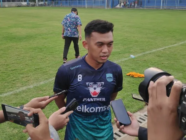 Gelandang Persib, Abdul Aziz
