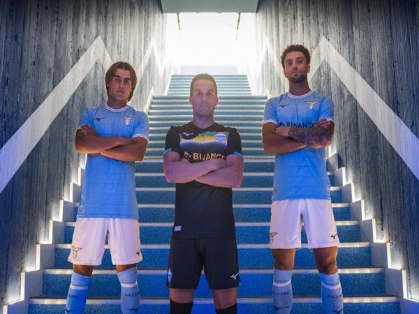 Lazio dan Mizuno Perkenalkan Jersey Baru Untuk Musim 2022/23