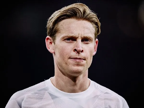 Barcelona kembali tegaskan pada MU bahwa Frenkie de Jong tak dijual