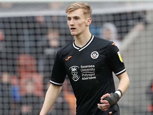 West Ham Selangkah Lagi Dapatkan Flynn Downes dari Swansea