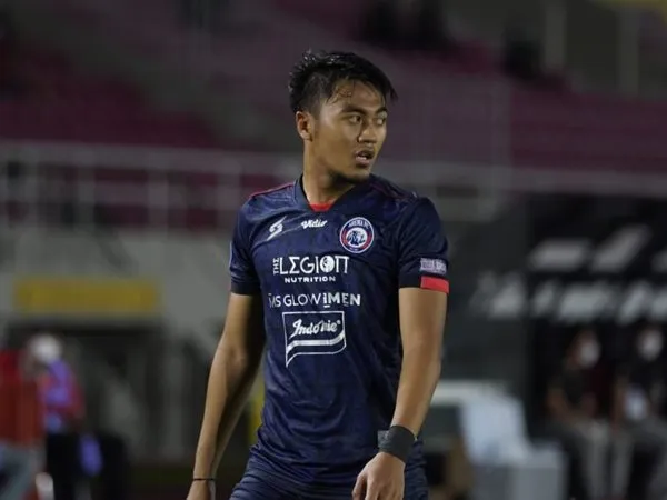 Bek sayap Arema FC, Rizky Dwi