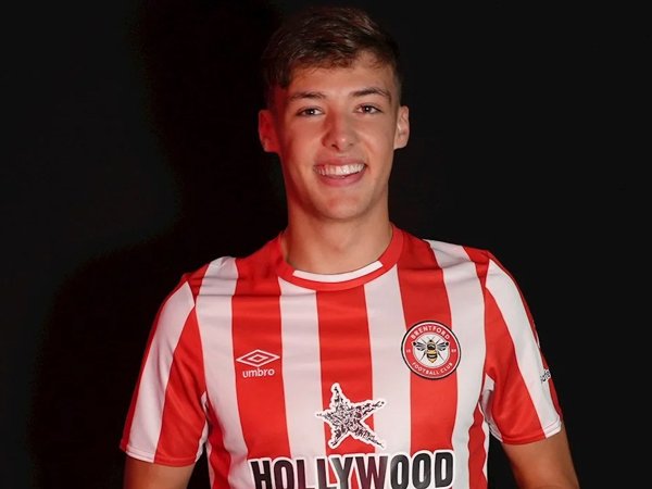 Brentford Resmi Datangkan Aaron Hickey dari Bologna