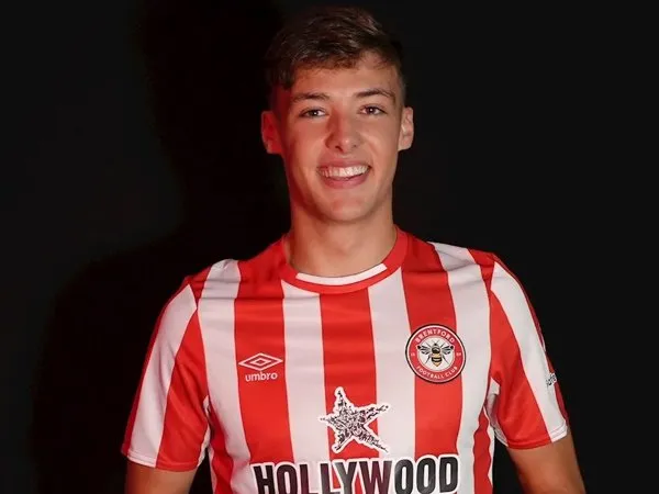 Brentford Resmi Datangkan Aaron Hickey dari Bologna