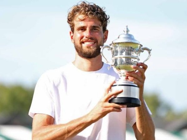 Maxime Cressy Angkat Gelar Pertama Di Newport