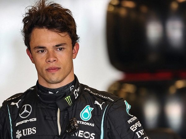 Mercedes Minta Nyck de Vries Gantikan Hamilton di FP1 GP Prancis