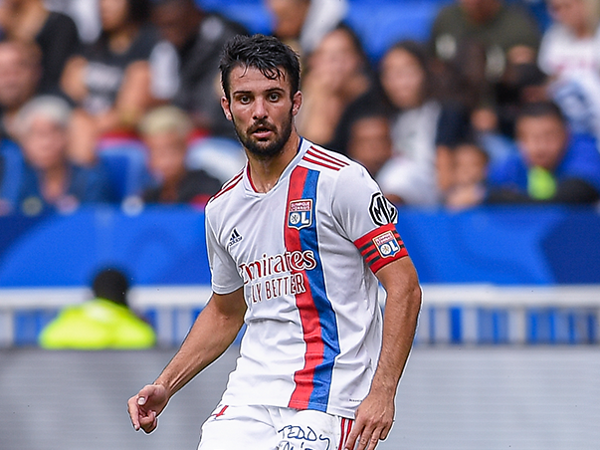 Galatasaray Konfirmasi Sedang Dalam Pembicaraan Untuk Datangkan Leo Dubois