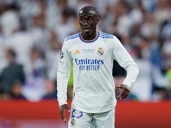 PSG Inginkan Ferland Mendy, Real Madrid Menolak Negosiasi