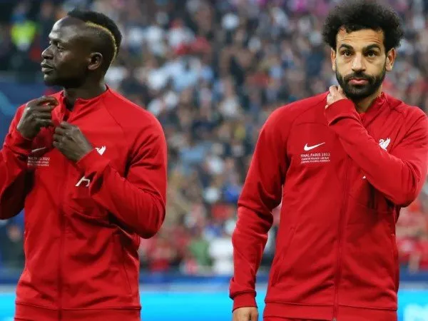 Sadio Mane Tolak Disebut Bersaing dengan Mo Salah