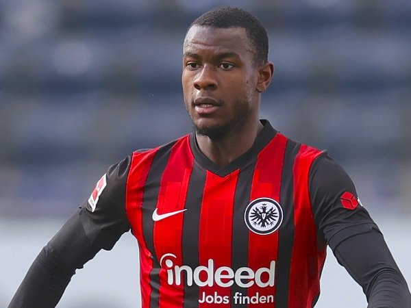 Tanggapi Rumor Milan, Eintracht Frankfurt Pasang Banderol Untuk Ndicka