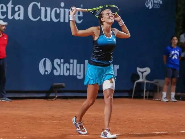 Lucia Bronzetti sabet peluang emas demi menangkan gelar pertama di Palermo