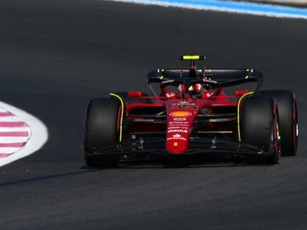 Carlos Sainz Bela Strategi Ferrari Usai Gagal Podium di GP Prancis