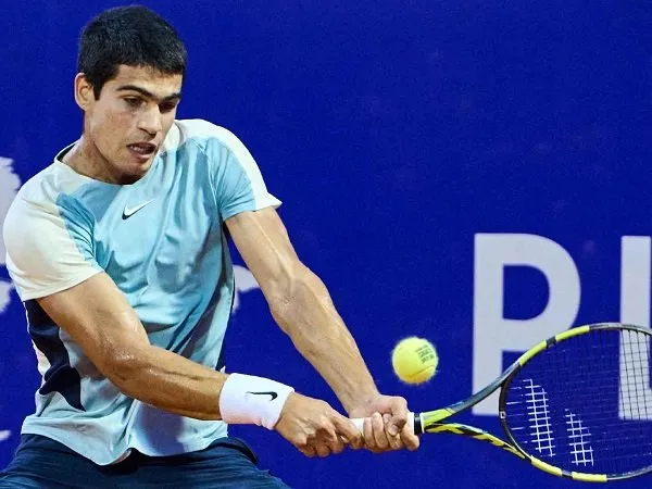 Harapan Carlos Alcaraz pertahankan gelar di Umag masih terbuka dengan kemenangan ini