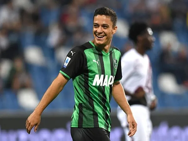 Napoli Proyeksikan Giacomo Raspadori Sebagai Pengganti Dries Mertens