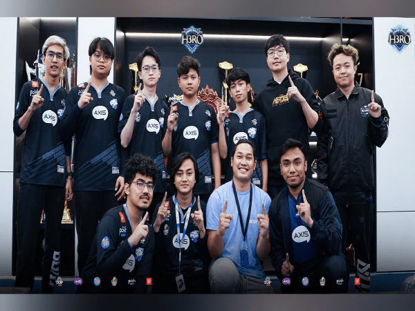 Debut Manis! EVOS Icon Sabet Trofi H3RO Esports 3.0 MLBB