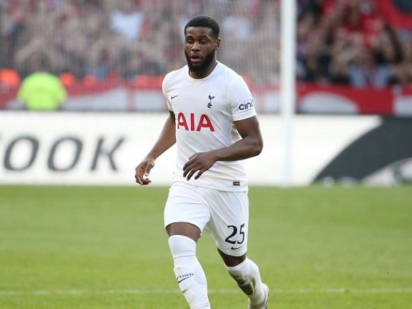 Inter Bakal Saingi Milan Dalam Perburuan Japhet Tanganga Dari Tottenham