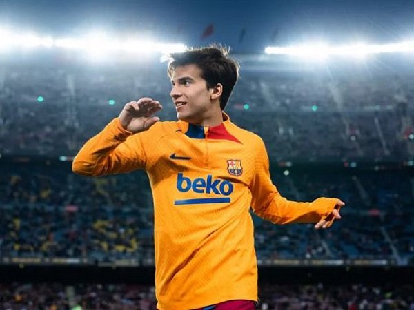 Riqui Puig Sampaikan Salam Perpisahan Emosional ke Fans Barca